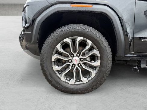 Used 2025 GMC Canyon Denali AWD/4WD image 29