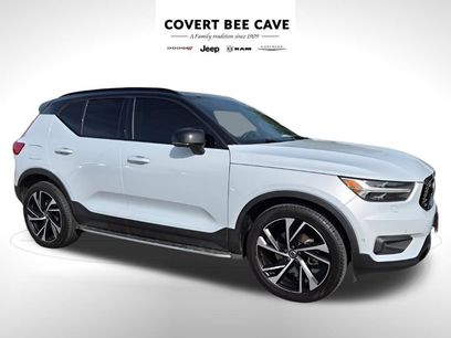 Used 2022 Volvo XC40 T5 R-Design w/ Advanced Package