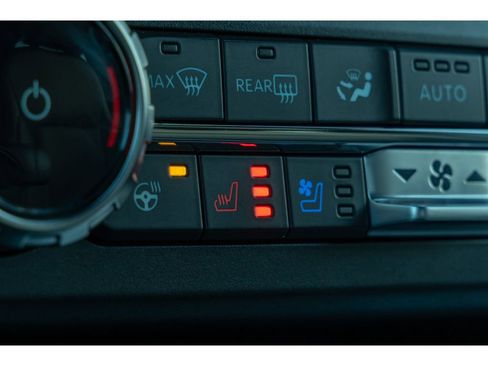 Used 2025 Ford F350 Lariat image 28