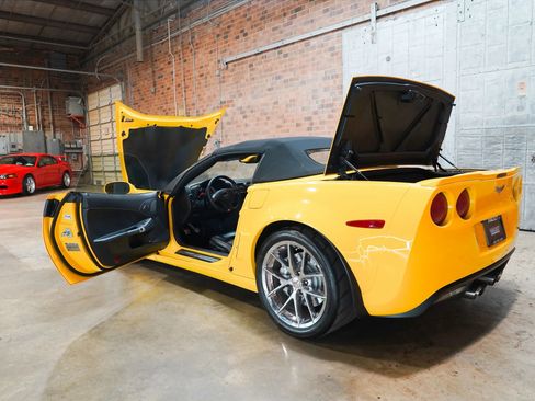 Used 2010 Chevrolet Corvette Grand Sport w/ Preferred Equipment Group RWD image 30