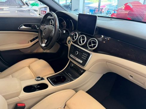 Used 2019 Mercedes-Benz CLA 250 image 37