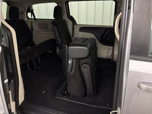 Used 2014 Dodge Grand Caravan SXT w/ Rear Park Assist Package FWD image 16