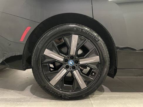Used 2024 BMW iX xDrive50 w/ Sport Package AWD/4WD image 9
