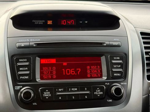 Used 2015 Kia Sorento LX image 25