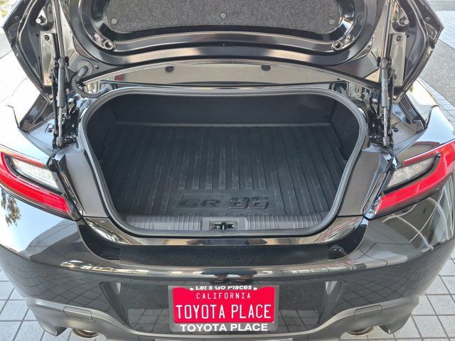 Used 2025 Toyota GR86 Premium w/ ALL Weather Mat Package (TMS) RWD image 10