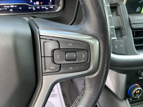 Used 2022 Chevrolet Tahoe Z71 w/ Luxury Package AWD/4WD image 26