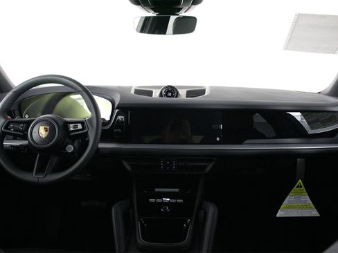 New 2026 Porsche Cayenne image 11