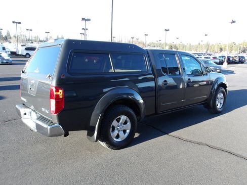 Used 2010 Nissan Frontier SE image 5