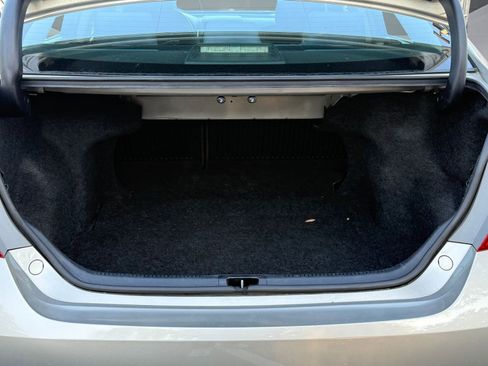 Used 2015 Toyota Camry LE image 29