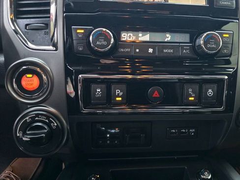 Used 2019 Nissan Titan Platinum Reserve image 13