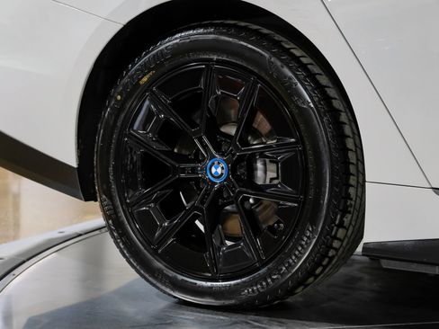 Used 2023 BMW i4 eDrive35 w/ Premium Package RWD image 59