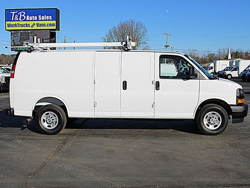 Used 2025 Chevrolet Express 2500 Extended w/ Communications Package image 7