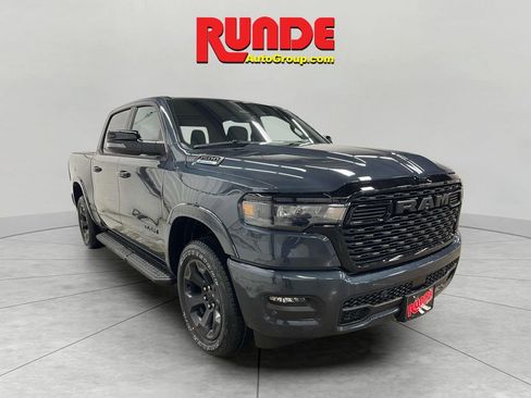 Used 2025 RAM 1500 Big Horn AWD/4WD image 7