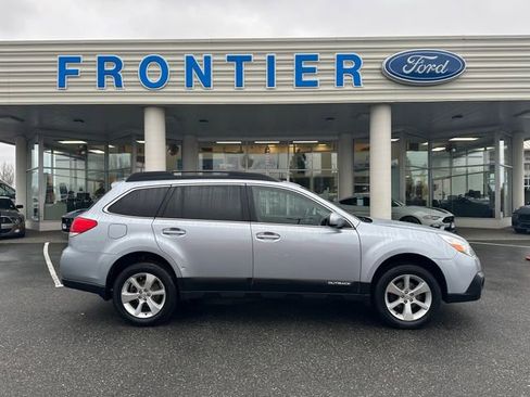 Used 2014 Subaru Outback 2.5i Limited image 2