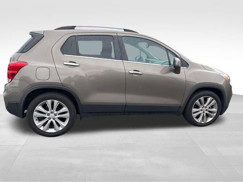 Used 2020 Chevrolet Trax Premier image 7