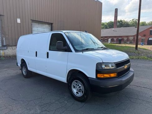 Used 2021 Chevrolet Express 2500 w/ Driver Convenience Package RWD image 3