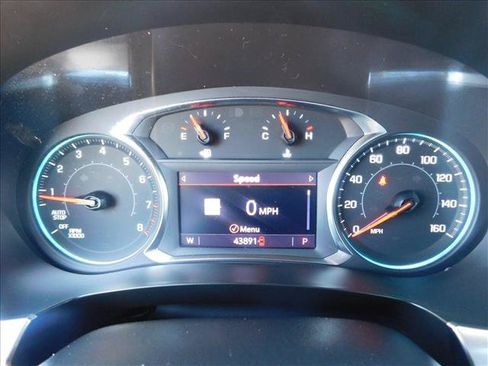 Used 2023 Chevrolet Traverse RS AWD/4WD image 17