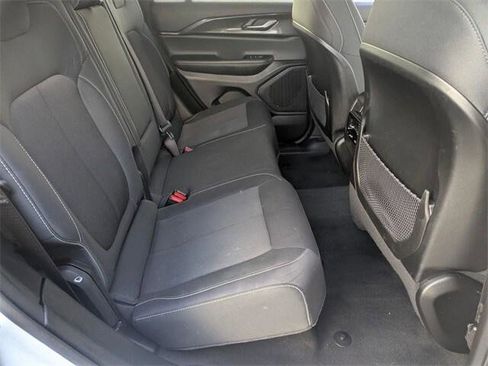 Certified 2023 Jeep Grand Cherokee Laredo image 34