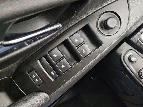 Used 2022 Chevrolet Trax LT w/ Driver Confidence Package AWD/4WD image 27