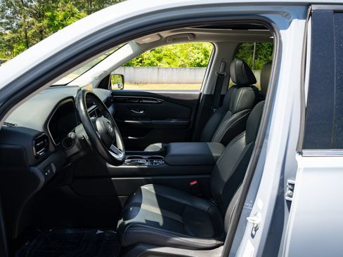 Used 2024 Honda Pilot Touring image 14