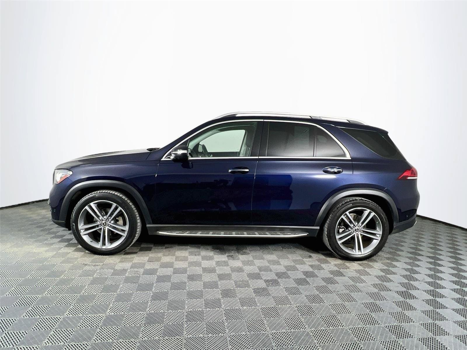 Used 2020 Mercedes-Benz GLE 350 4MATIC image 3