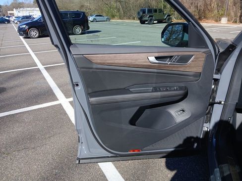 New 2026 Volkswagen Atlas SEL image 10