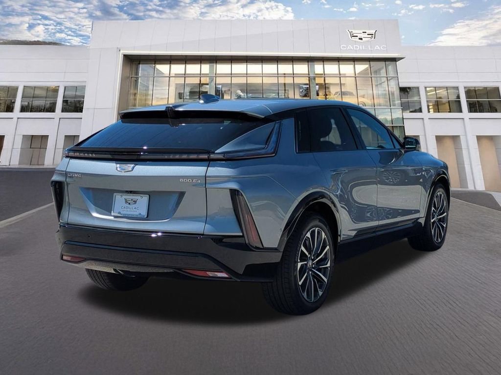 Used 2026 Cadillac Lyriq Sport AWD/4WD image 3