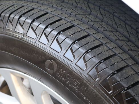 Used 2021 Chevrolet Tahoe LT image 13