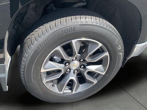 Used 2023 Chevrolet Silverado 1500 LT AWD/4WD image 26
