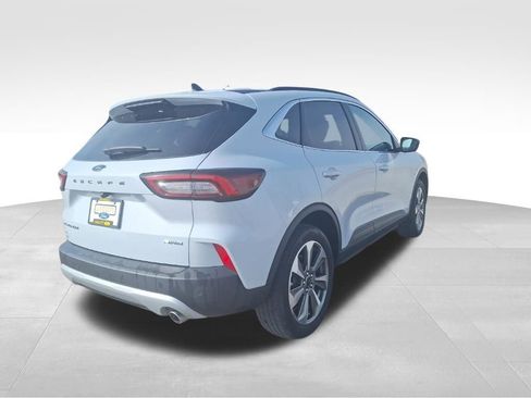 Used 2025 Ford Escape Platinum image 5