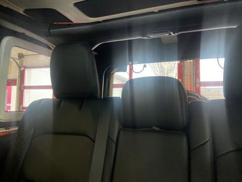 Certified 2025 Jeep Wrangler Unlimited Rubicon image 37