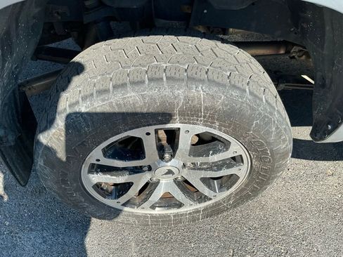 Used 2018 Toyota Tundra SR5 w/ SR5 Upgrade Package image 14