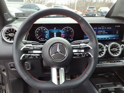 Certified 2025 Mercedes-Benz GLB 250 4MATIC image 15