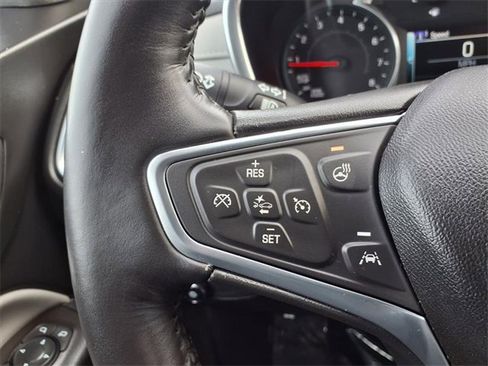 Used 2018 Chevrolet Equinox Premier image 16