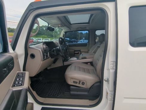 Used 2004 HUMMER H2 w/ Preferred Equipment Group AWD/4WD image 11