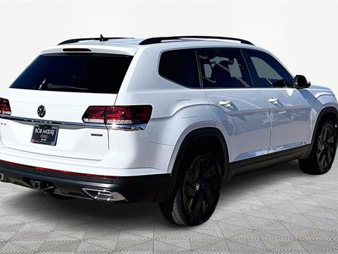 Used 2022 Volkswagen Atlas SE image 2