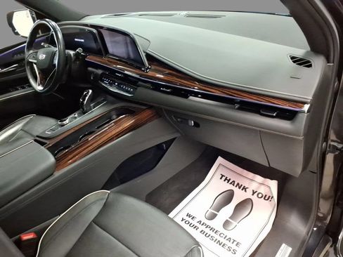 Used 2022 Cadillac Escalade Premium Luxury AWD/4WD image 7