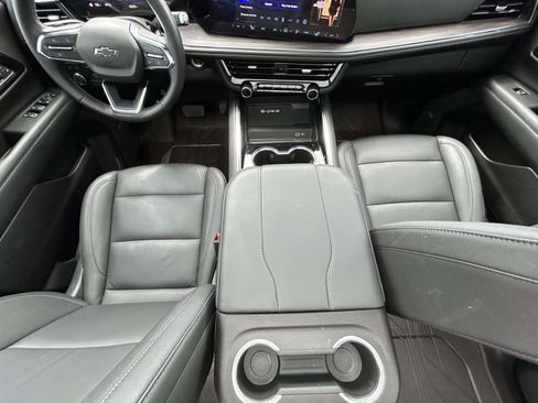 Used 2025 Chevrolet Tahoe Z71 w/ Comfort Package image 12