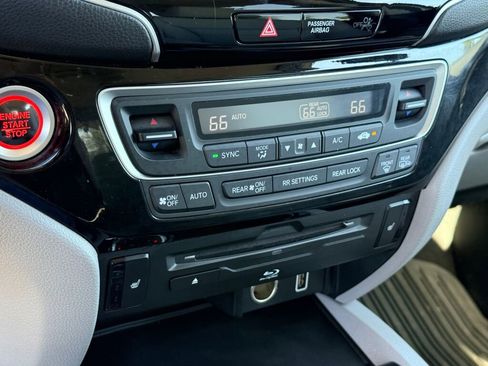 Used 2019 Honda Pilot Touring image 26