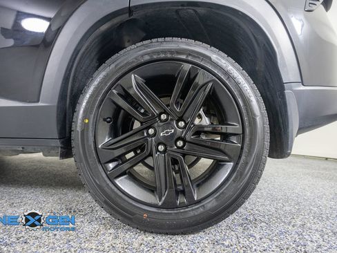 Used 2024 Chevrolet Trax ACTIV w/ Sunroof Package FWD image 44