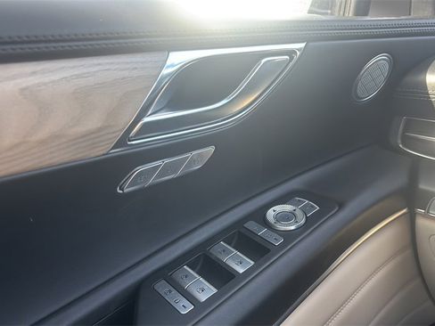 Used 2021 Genesis GV80 2.5T image 16