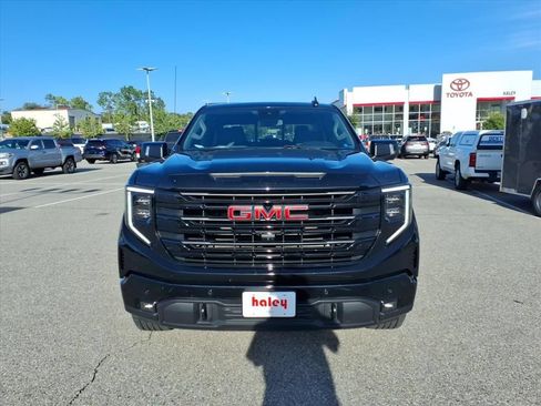 Used 2025 GMC Sierra 1500 Elevation w/ Elevation Premium Package AWD/4WD image 10