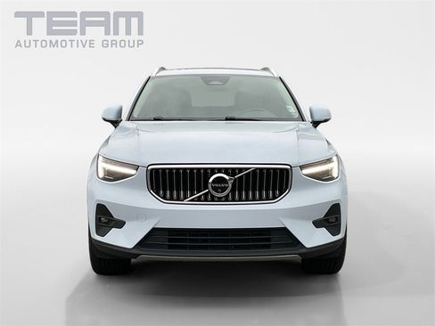 Used 2024 Volvo XC40 B5 Plus w/ Protection Package Premier image 2