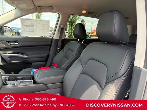 New 2026 Nissan Pathfinder SL FWD image 13