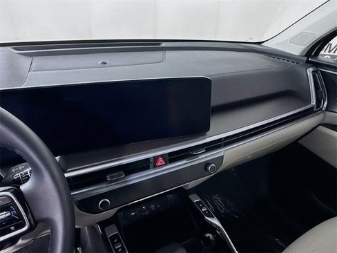 Used 2025 Kia Sorento SX image 24