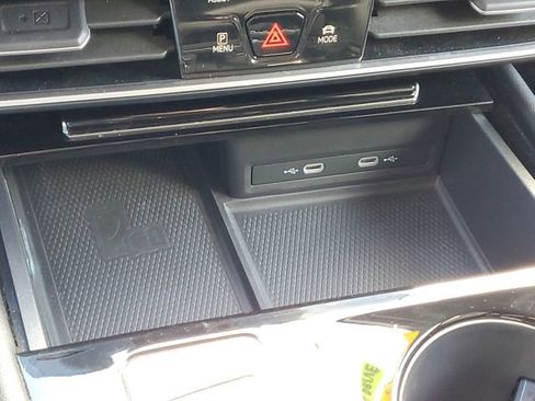 Used 2024 Volkswagen Atlas SE image 27