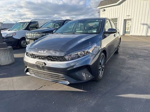 Used 2023 Kia Forte LXS w/ LXS Technology Package image 5