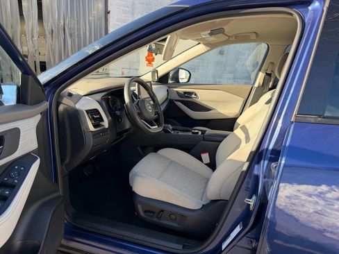 Used 2021 Nissan Rogue SV image 33