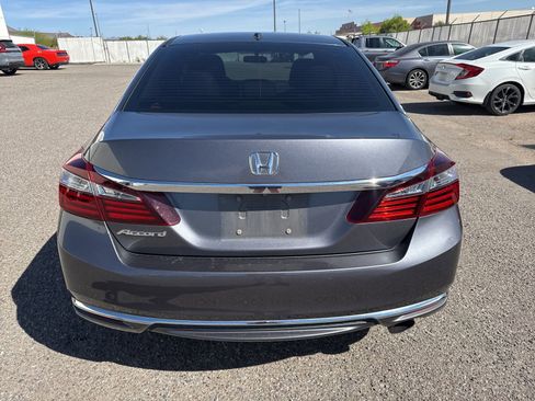 Used 2017 Honda Accord EX image 5