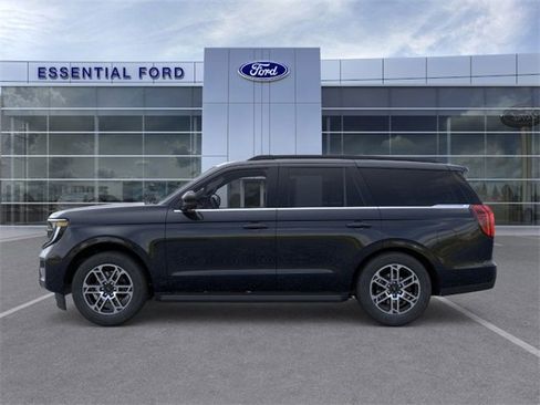 New 2025 Ford Expedition Active image 3